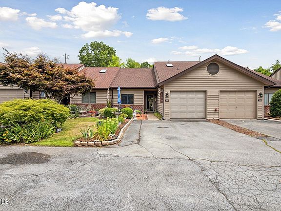 3rd image of 243 Willowbend Dr