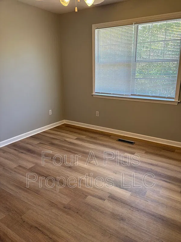 3 bed, 2.5 bath, $1,795 — Photo 3