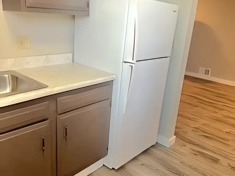 321 Ella St #10 — Photo 2
