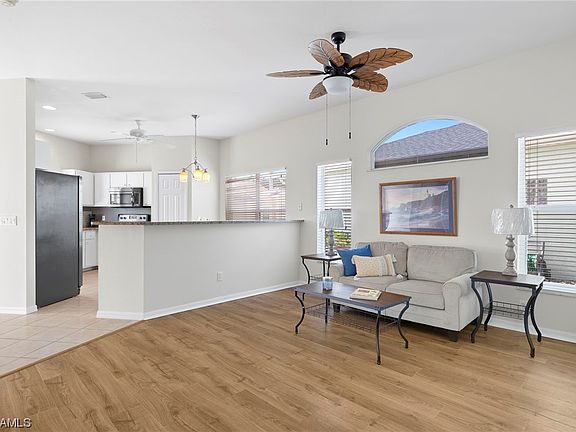 4th image of 10716 Pearl Bay Cir