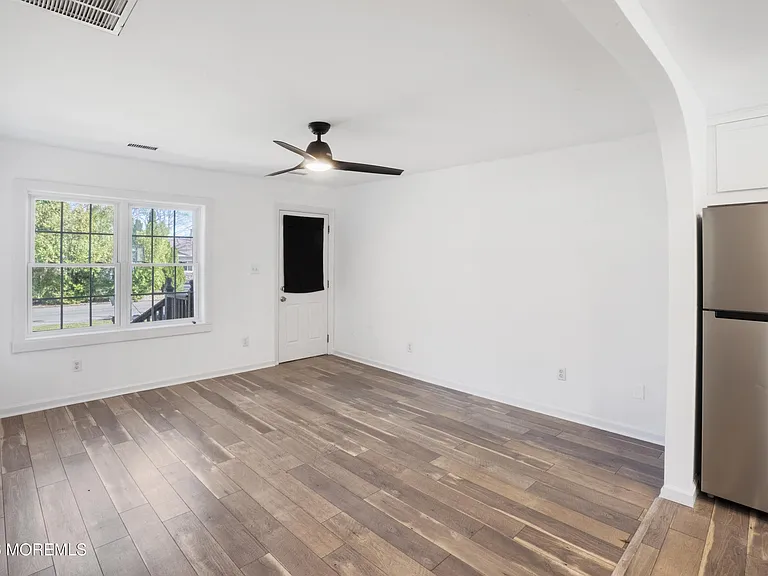 28 Oak Ln — Photo 9