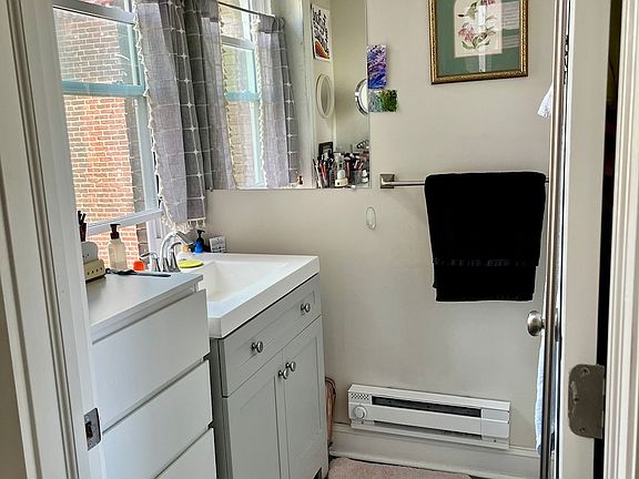 5th image of 908 S 47th St #2F