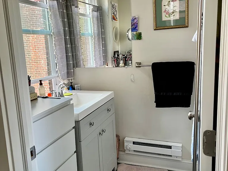 908 S 47th St #2F — Photo 6