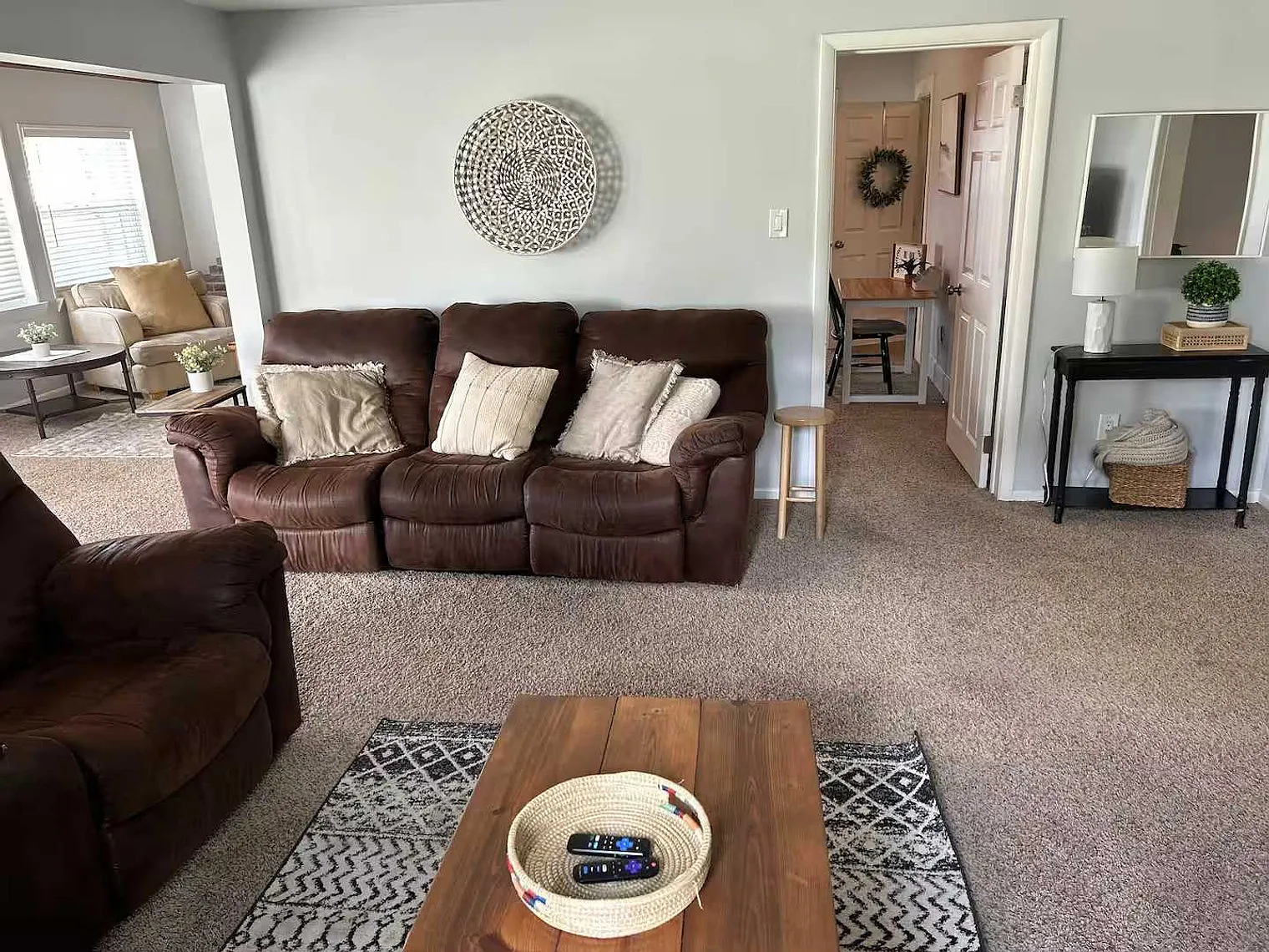 3 bed, 2.0 bath, $3,580 — Photo 3