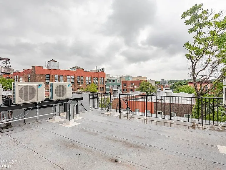 1300 Halsey St #2A — Photo 9