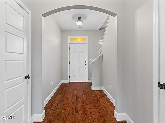4th image of 415 Bald Cypress Lane