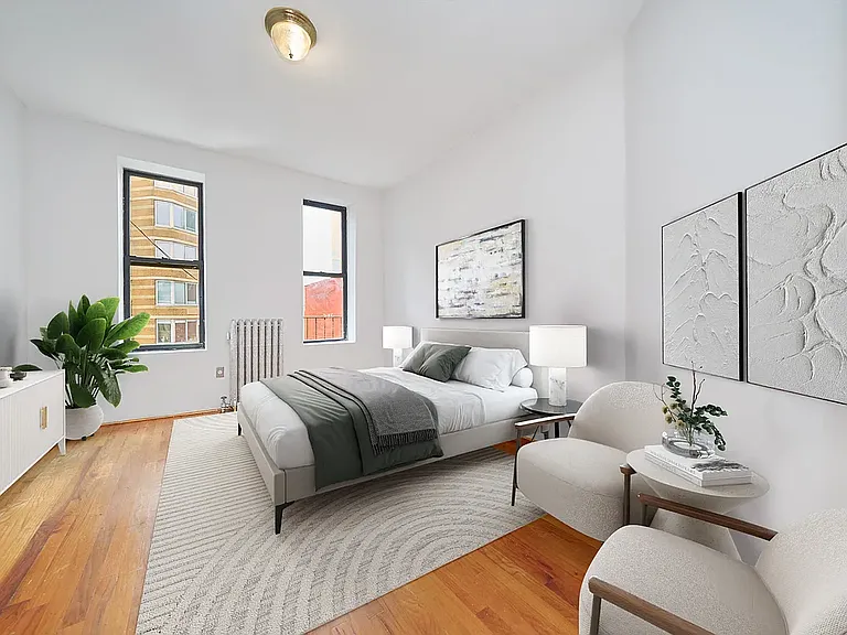 501 1/2 W 43rd St #5E — Photo 5