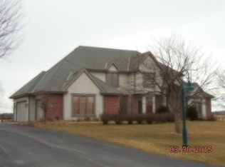 210 Augusta Way, North Prairie, WI 53153