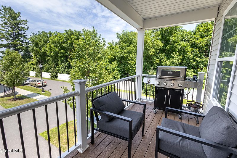 5th image of 105 Marjorie Lane UNIT 1