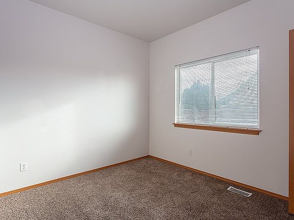 4th image of 1037 S West Dr