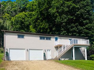 903 Stone St, Bellevue, IA 52031