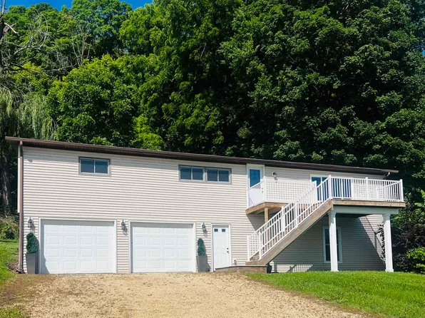 903 Stone St, Bellevue, IA 52031