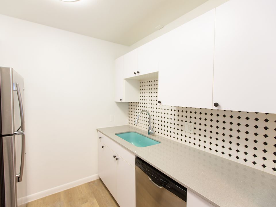 Charming vintage backsplashes with ample counter space