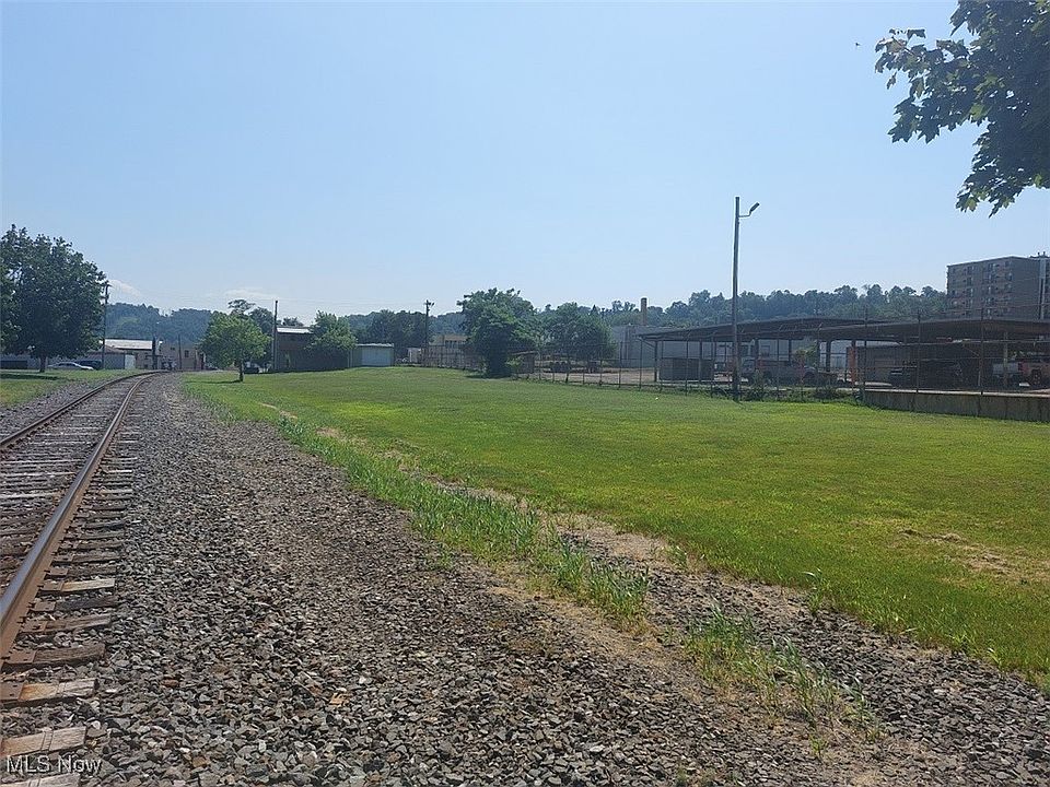 2nd image of N 6th Ave