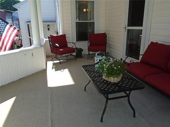 4th image of 277 Canisteo St