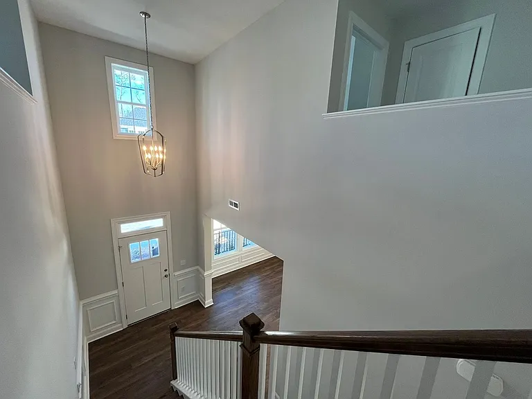 816 Challenger Ln — Photo 14