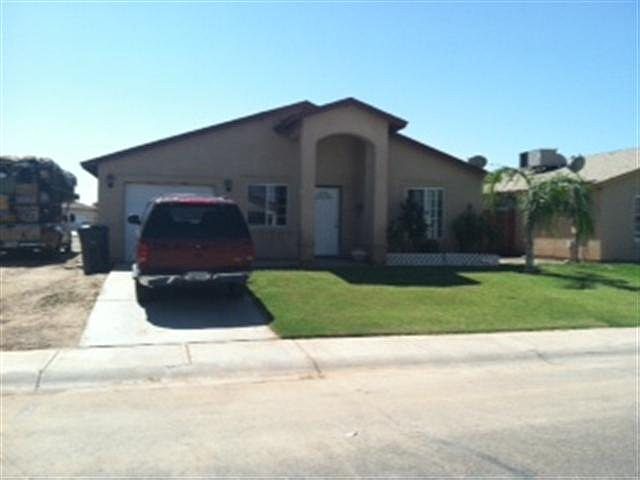 1st image of 211 E Genevive St