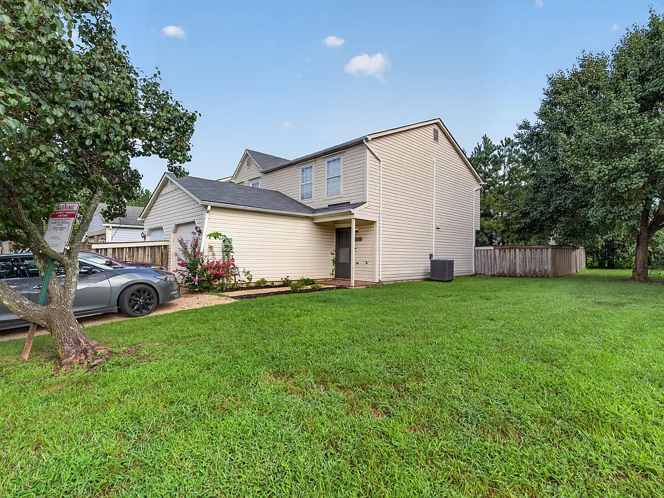 46352 Columbus Dr #1401