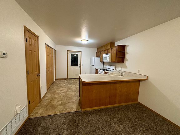 3rd image of 2875 S Donovan Dr APT 3