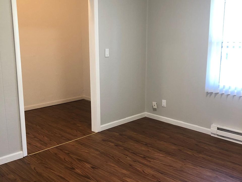 2nd image of 1385 Rynearson Rd #14/16