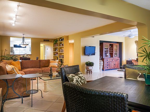 3rd image of 5054 Golfview Ct APT 1511