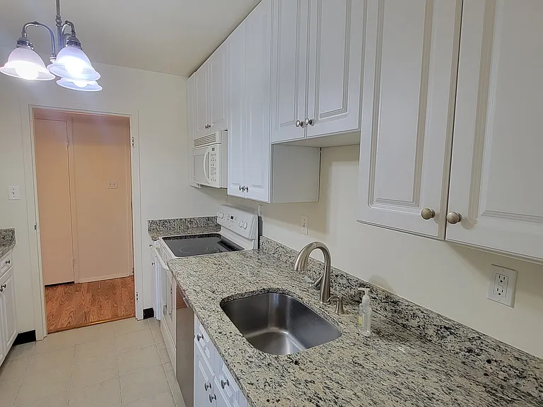9701 Fields Rd #407-1 — Photo 5