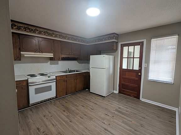 5th image of 3301 Bonds Ave #3301