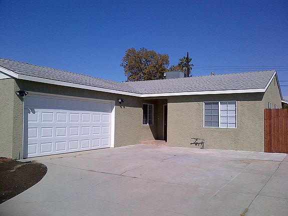 3rd image of 7924 Nagle Ave