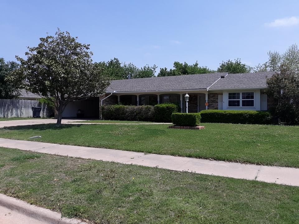 1st image of 1303 NW Becontree Dr