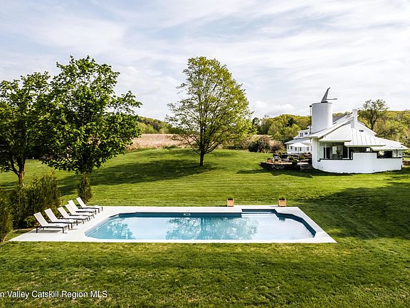 2nd image of 433 Rapp Road