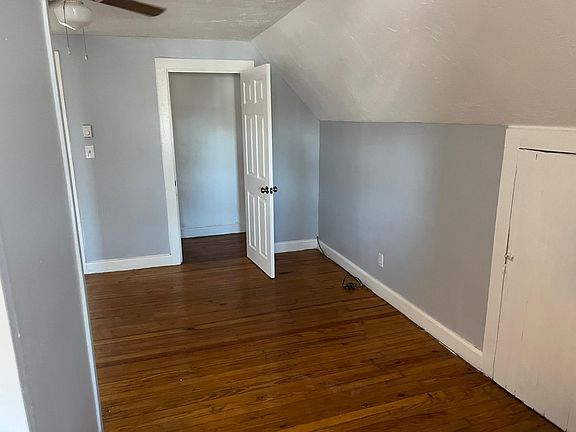 4th image of 32 Stedman Ave #B