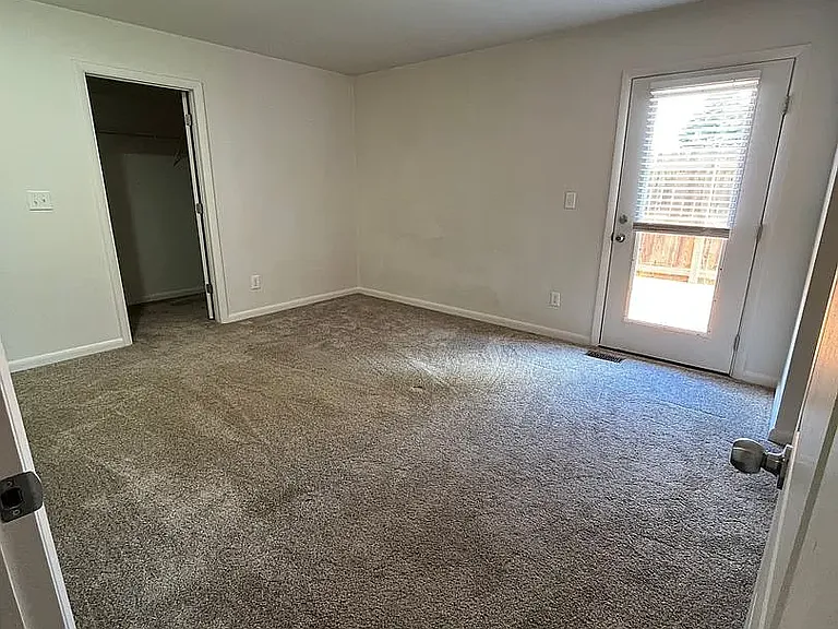 3512 N Kingsley Dr — Photo 10