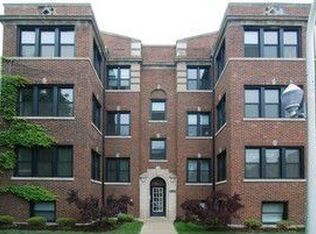 1300 W Eddy St APT 1, Chicago, IL 60657