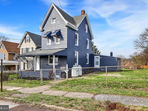 2nd image of 555 West St