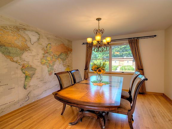DiningRoom