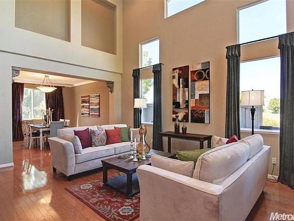 3rd image of 291 Lyman Cir