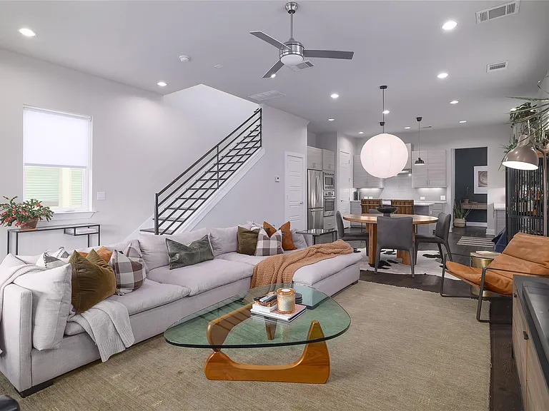 6021 Seville Dr — Photo 7