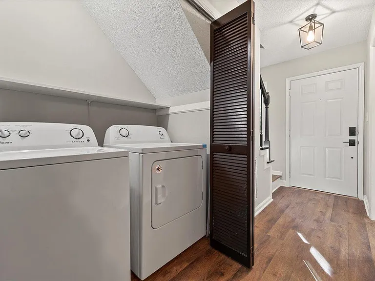 5508 Kaplan Dr — Photo 4