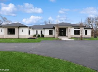 89 Meadow Hill Rd, Barrington, IL 60010