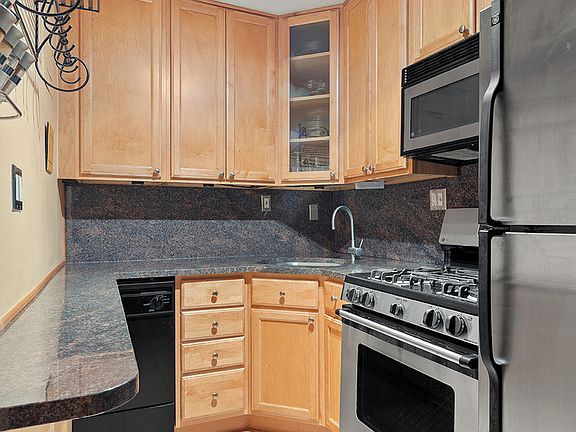 4th image of 400 E 85th St APT 10K