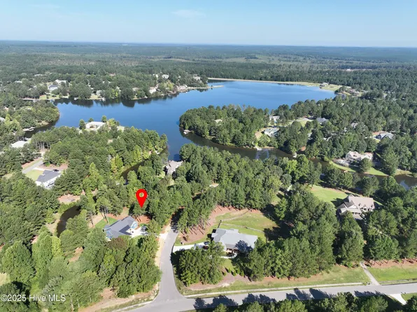 125 Troys Point, West End, NC 27376