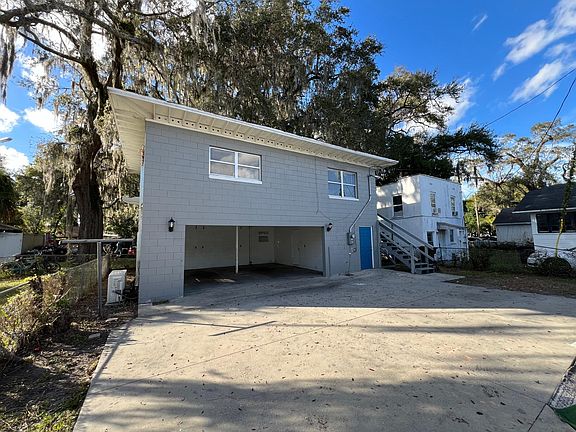 3rd image of 336 N Westmoreland Dr