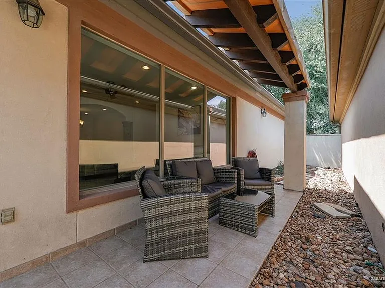 612 E Thornhill Ave — Photo 21