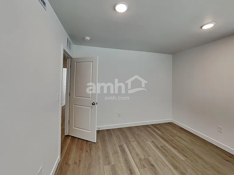 18483 W Honeysuckle Dr — Photo 12