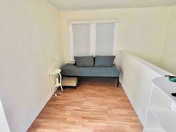 4th image of 437 W 6th Ave