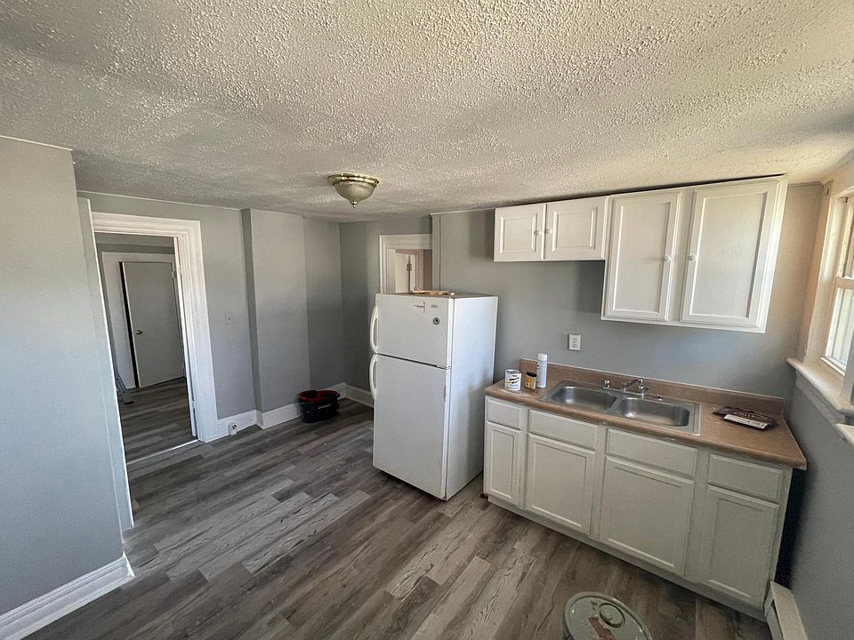 2nd image of 50 King St #3