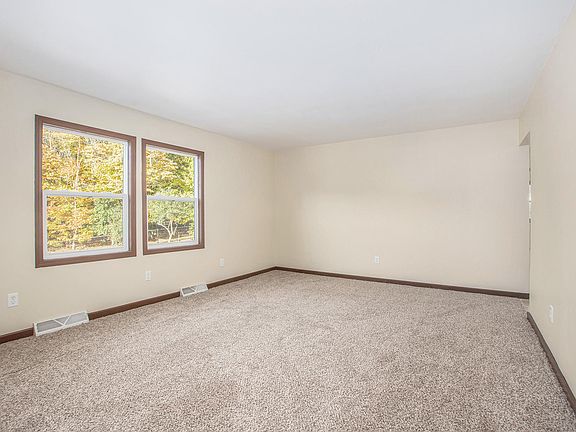 3rd image of 10274 Stadium Dr