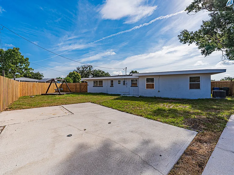 1811 Rhoades Ter — Photo 18