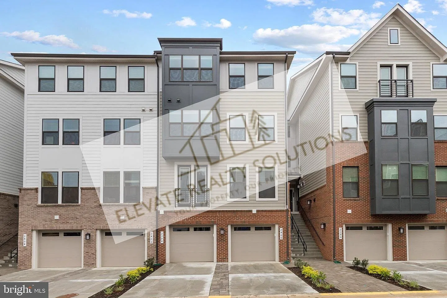 3 bed, 2.0 bath, 1845 sqft, $3,900 — Photo 1