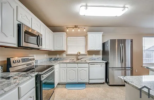 3 bed, 1846 sqft, $2,200 — Photo 4